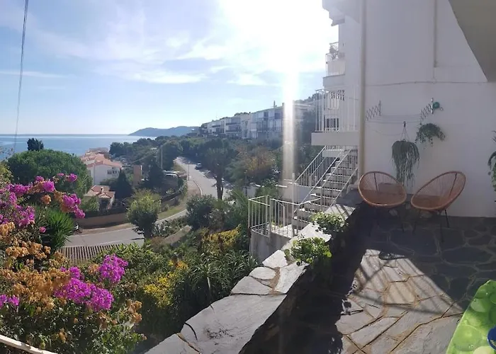 Апартаменты Balcony With Sea View Льянсса